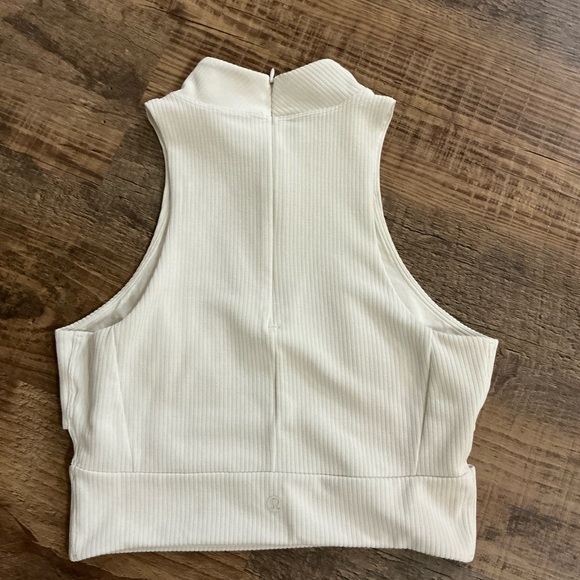 lululemon athletica Ribbed Mockneck Crop Top - Size Medium - Picture 3 of 5
